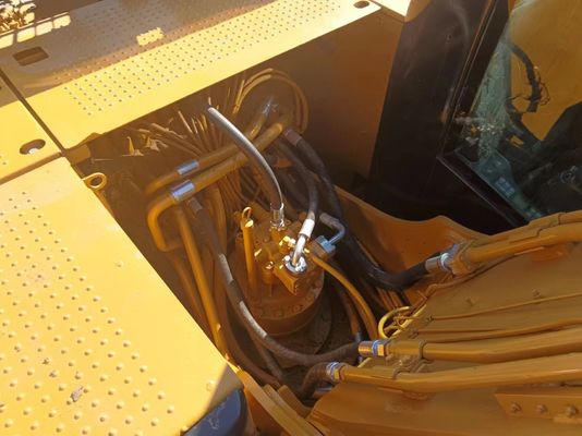 CAT 320 日本からの原始水力シリンダーと0~2000時間の作業時間を持つ掘削機