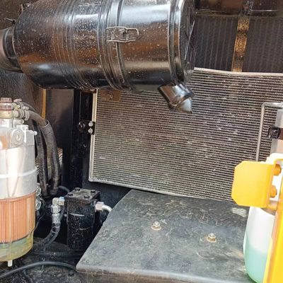 11トンの稼働重量 75 kw 中型建設機械 コマツー PC110 掘削機