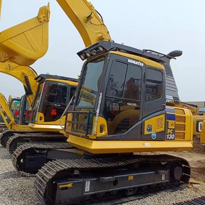 中古のコマツー PC130 掘削機 13トン 作業重量 建設用に最適