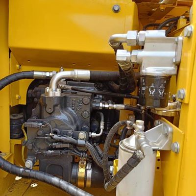 日本原作 コマツー PC130 掘削機 75kW パワー 13000KG 重量