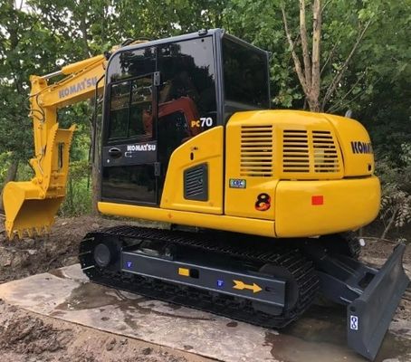 コマツー PC70 7T 0.2M3 ボケット容量と良好な走行状態の古着掘削機
