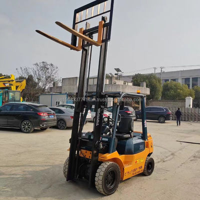 トヨタ FD50 トラックフォークリフト 45 kw パワーと4500 KG 重量