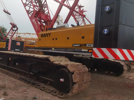 使用済み SANY SCC2000A クローラークレーン 20000 kg 優れた性能の建設機械