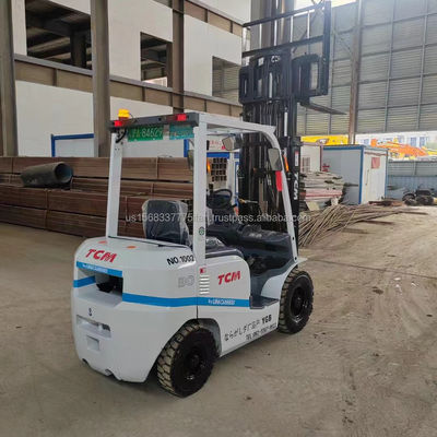 3000 kg 重量 TCM 30 フォークリフト 建築用材料の店で使用 優れた性能