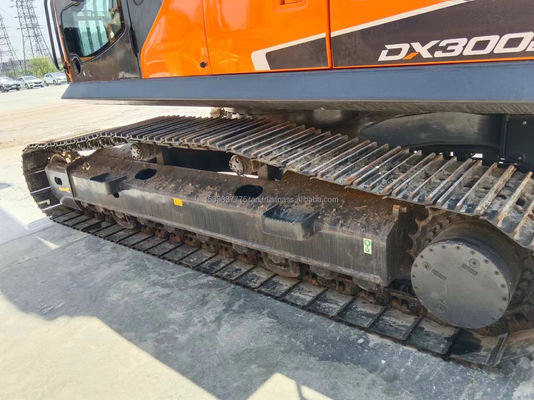 ドーサン DH300LC-7 掘削機 115kw 30000 KG 機械重量 韓国製 中古重機