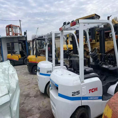大性能 2500 kg 重量 4.5 全体寸法で使用された TCM 25フォークリフト