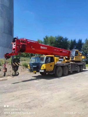 優れた性能 低労働時間と最大4.5mの上げ高度のSANY80トンのクレーンを使用