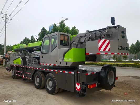 30トンの使用 卓越した性能と最大4.5mの高さ
