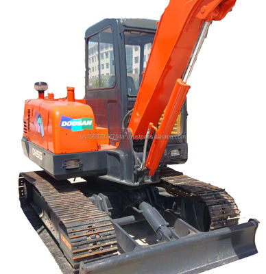 中古のDOOSAN DH55掘削機 効率が良し オリジナル液圧シリンダー