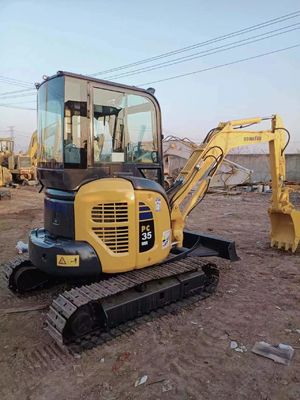 コマツー PC35 ミニ掘削機 0~2000 作業時間 3500 kg マシン重量