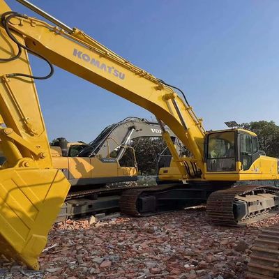 2016年中に農場に使用された40トンのコマツーPC400大型建設掘削機