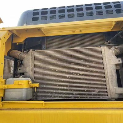 2016年中に農場に使用された40トンのコマツーPC400大型建設掘削機