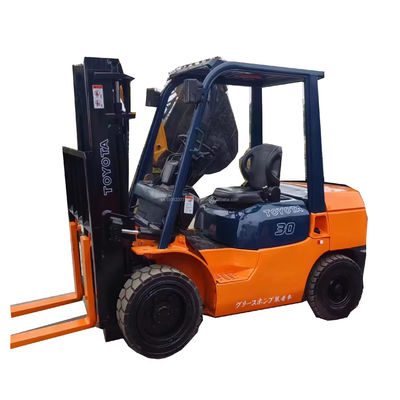 トヨタ 7F30 建設材料のショップのためのフォークリフト 高効率フォーク長さ1000MM
