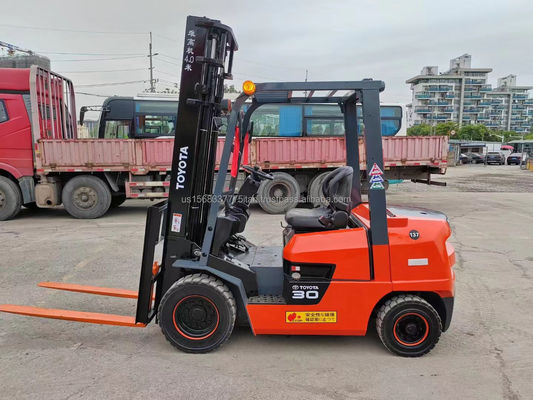3000kg 重量 トヨタ 7F30 中古ディーゼルフォークリフト 99% 2012年モデル 高効率
